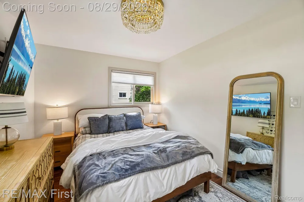 3202 Prairie Avenue Royal Oak City, MI 48073