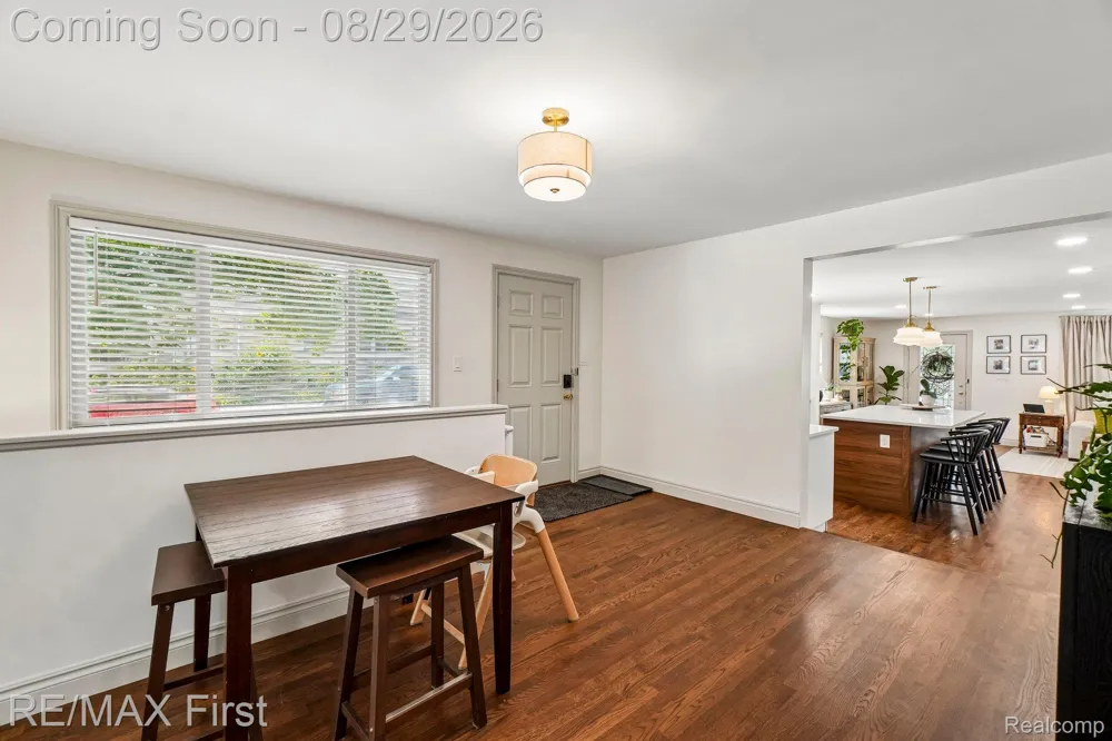 3202 Prairie Avenue Royal Oak City, MI 48073