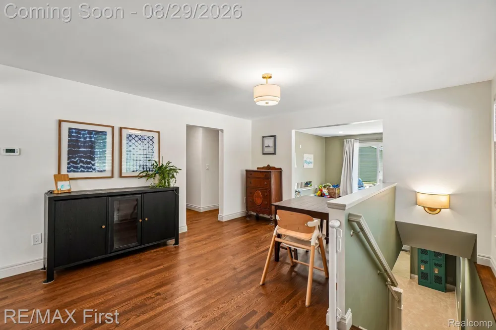 3202 Prairie Avenue Royal Oak City, MI 48073