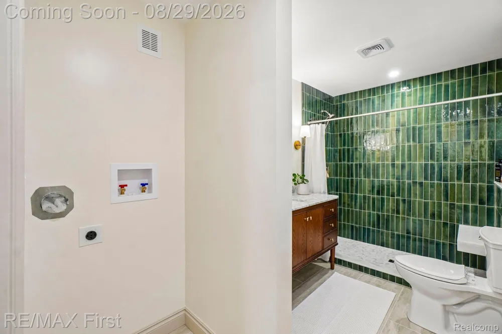 3202 Prairie Avenue Royal Oak City, MI 48073
