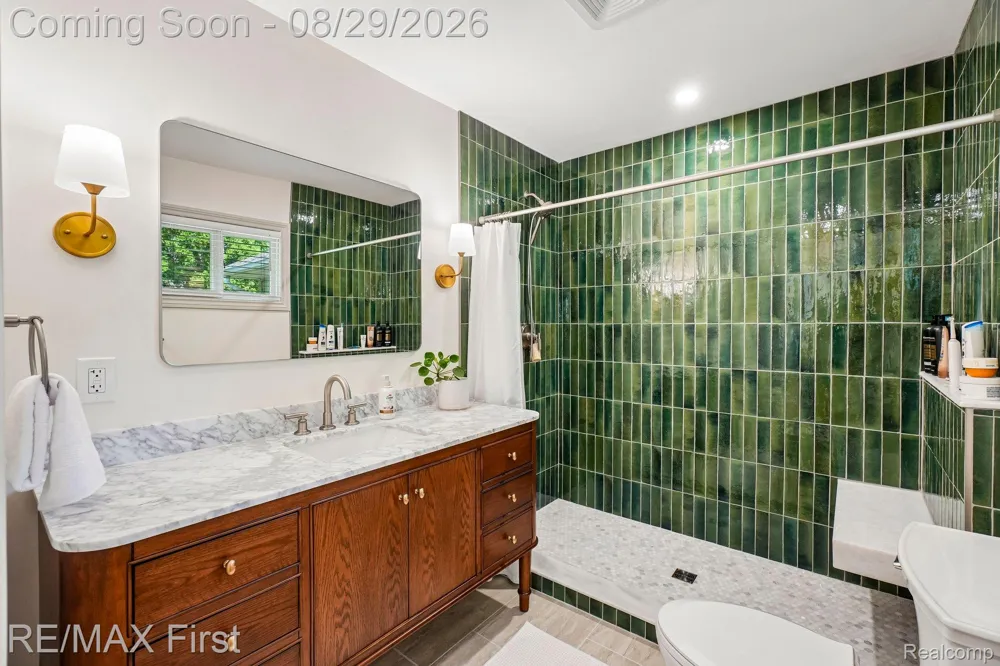 3202 Prairie Avenue Royal Oak City, MI 48073