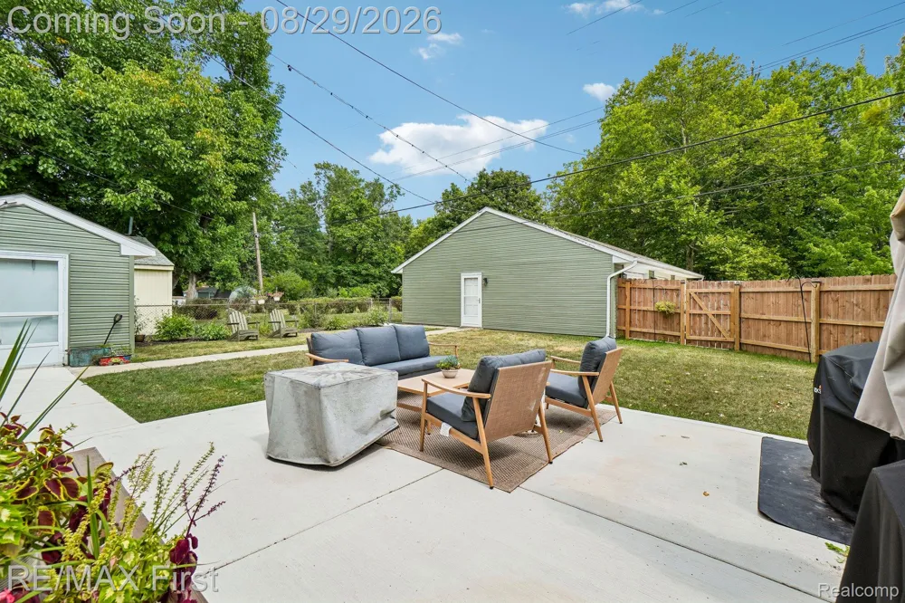 3202 Prairie Avenue Royal Oak City, MI 48073