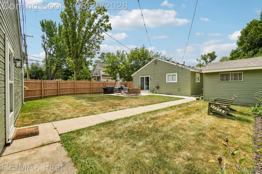 3202 Prairie Avenue Royal Oak City, MI 48073