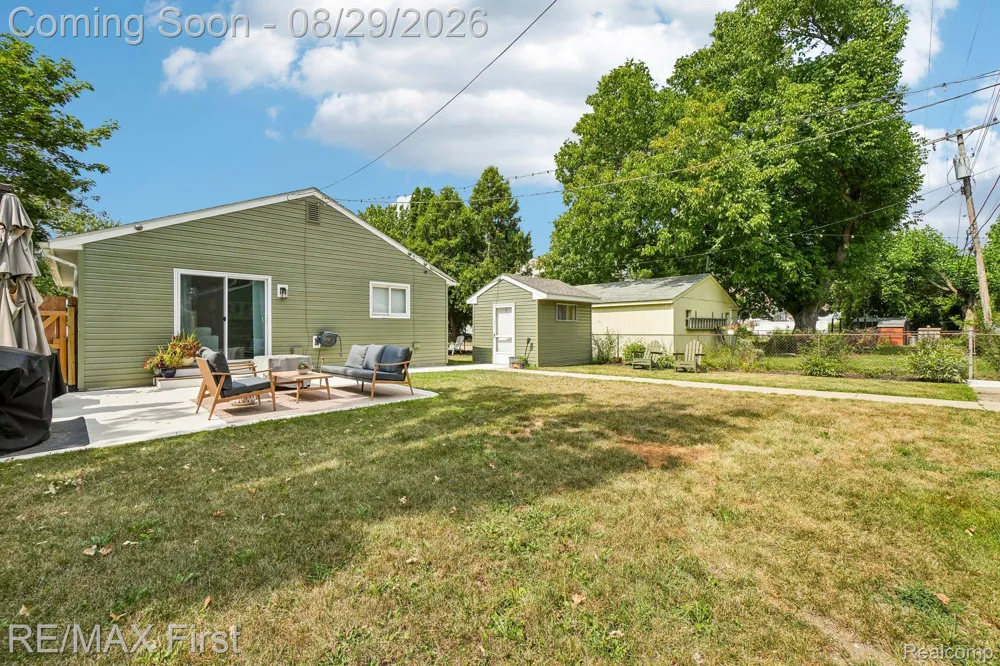 3202 Prairie Avenue Royal Oak City, MI 48073
