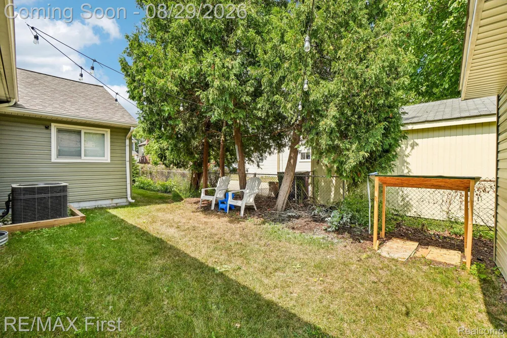 3202 Prairie Avenue Royal Oak City, MI 48073