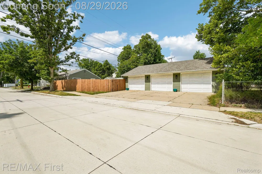 3202 Prairie Avenue Royal Oak City, MI 48073