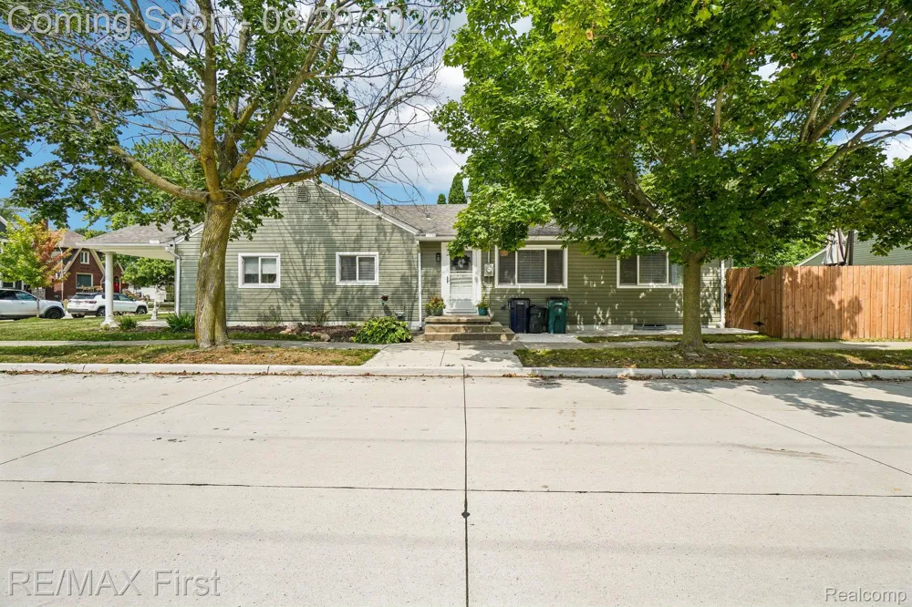 3202 Prairie Avenue Royal Oak City, MI 48073