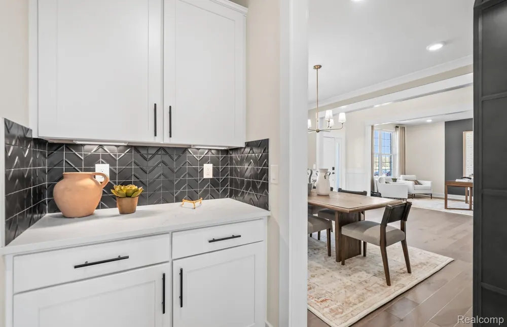 58547 Stuart Drive Lyon Charter Township, MI 48178