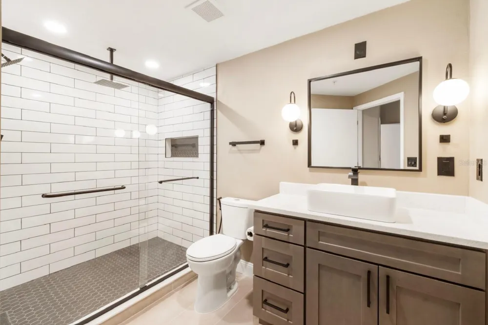 5512 METROWEST BOULEVARD #12-203 Orlando, FL 32811