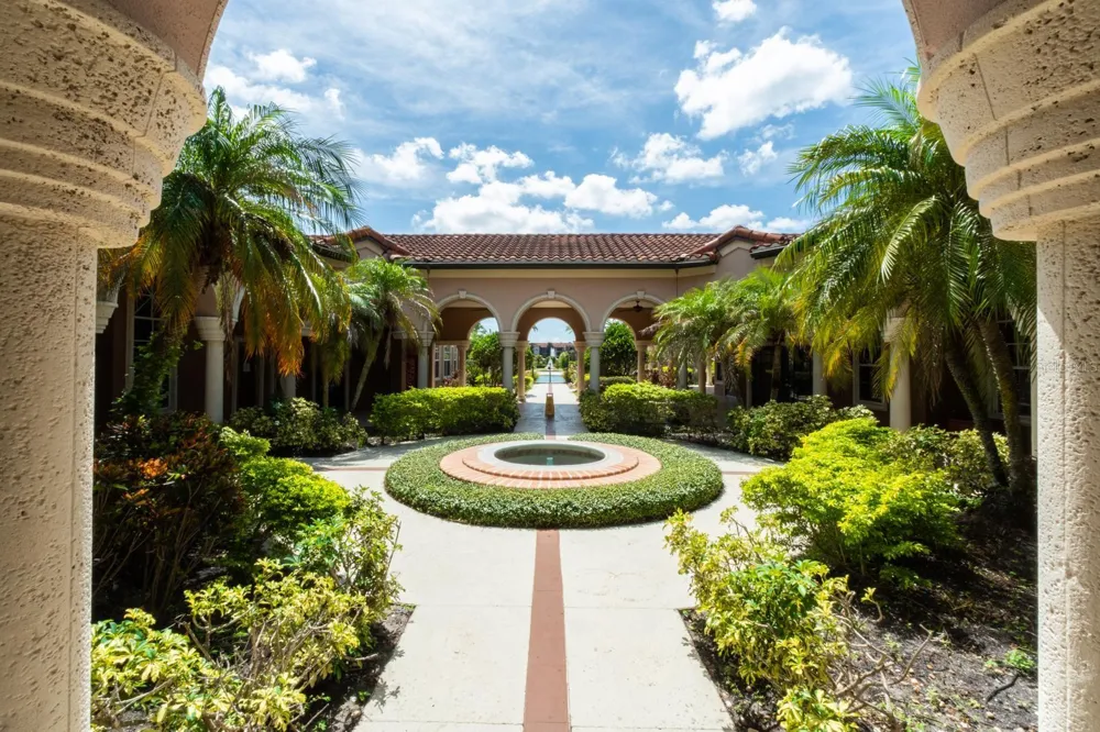 5512 METROWEST BOULEVARD #12-203 Orlando, FL 32811