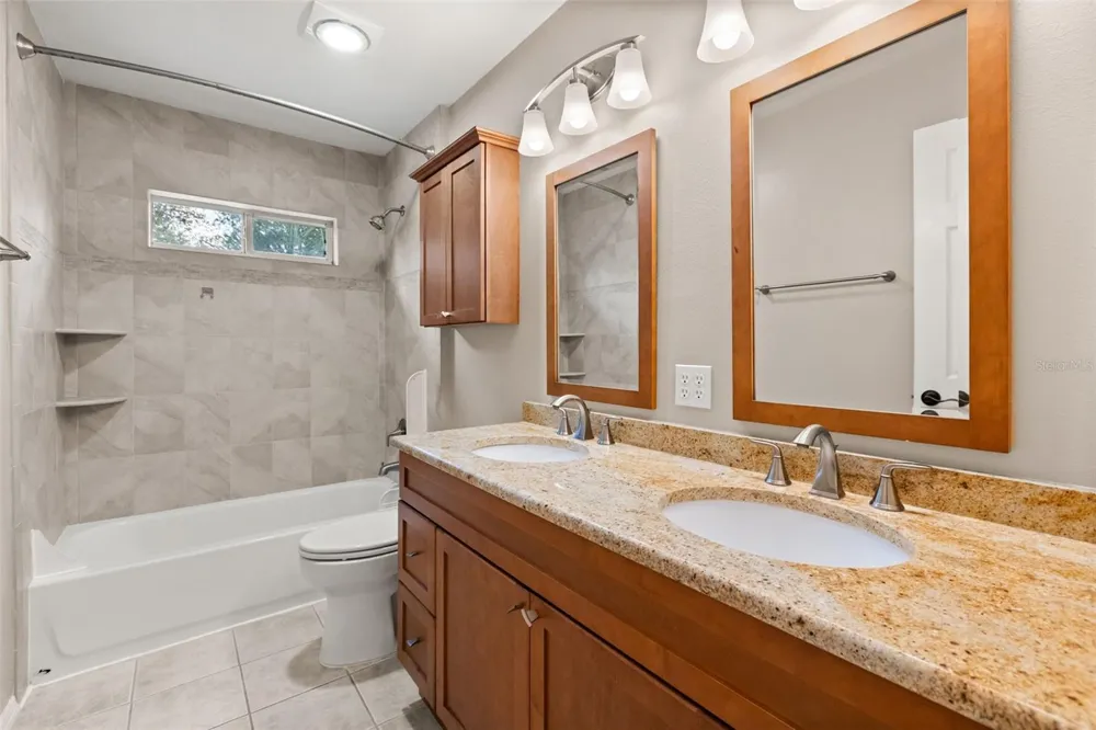 425 CARRIAGE WAY COURT Oviedo, FL 32765