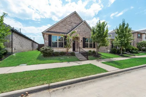 2037 Miramar Drive
