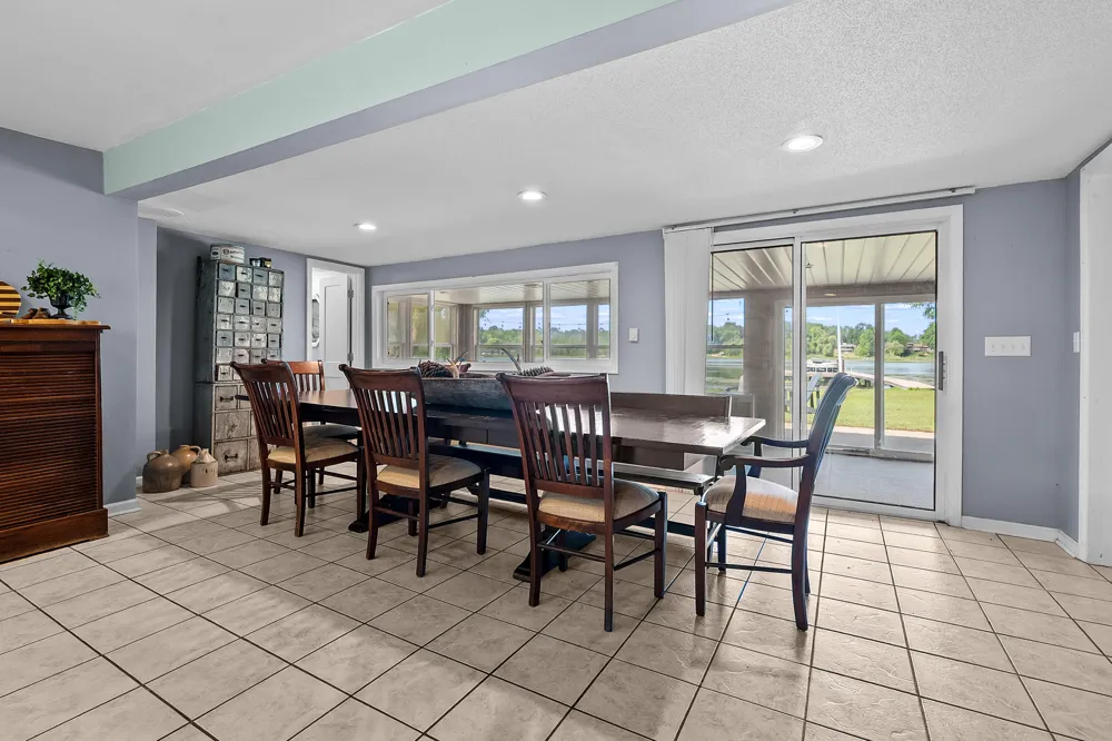 48930 68th Street Hartford, MI 49057
