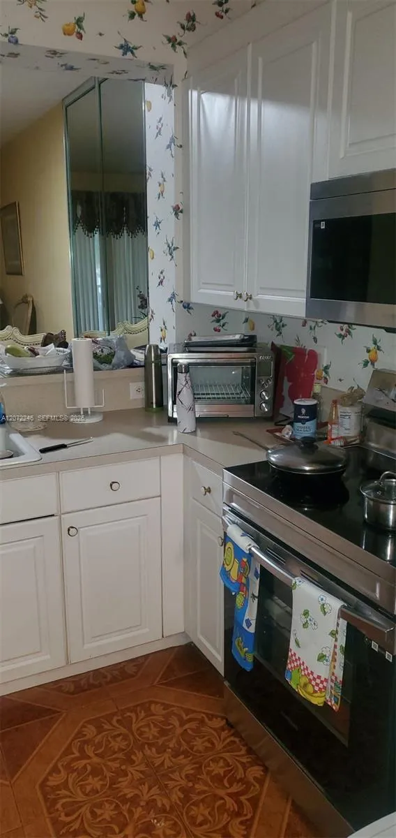 7775 Yardley Dr #211 Tamarac, FL 33321