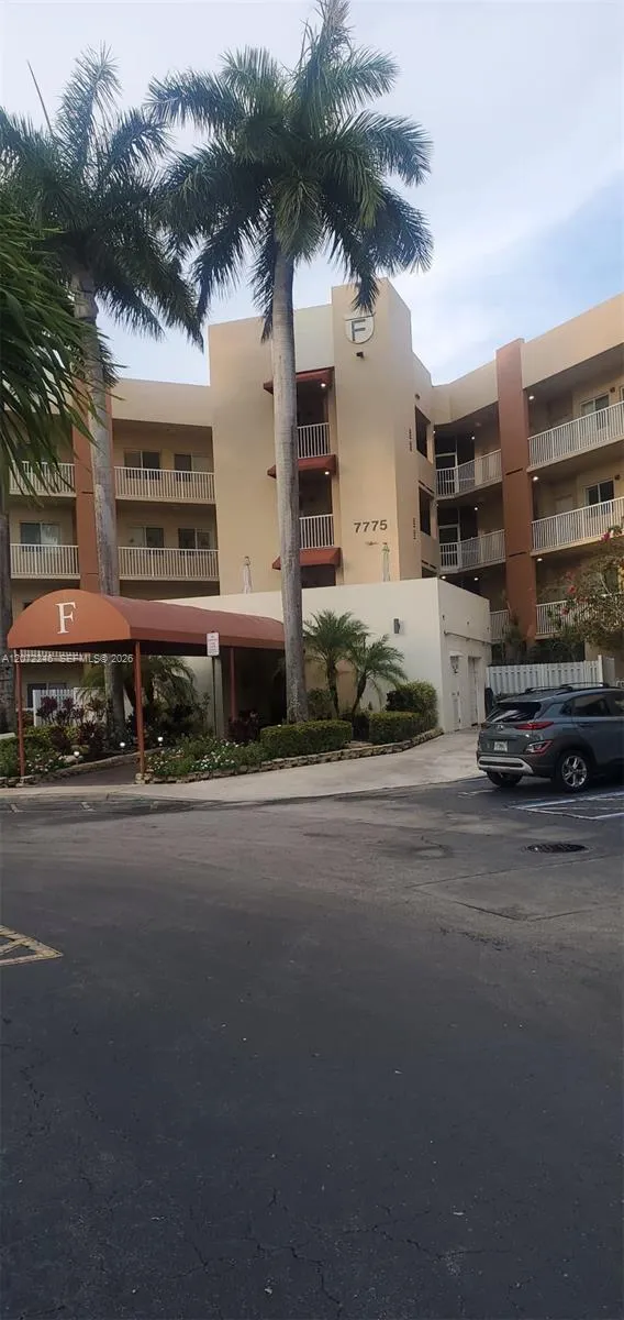 7775 Yardley Dr #211 Tamarac, FL 33321