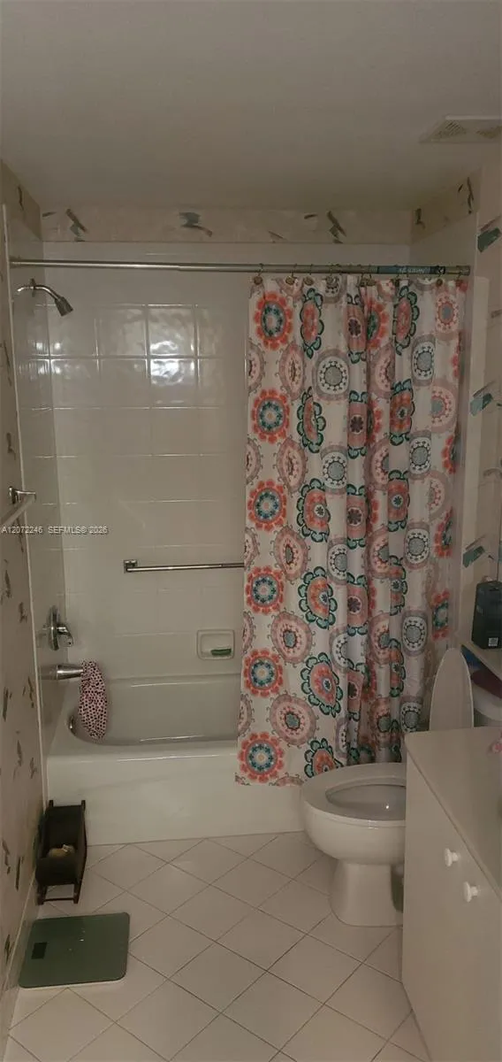 7775 Yardley Dr #211 Tamarac, FL 33321
