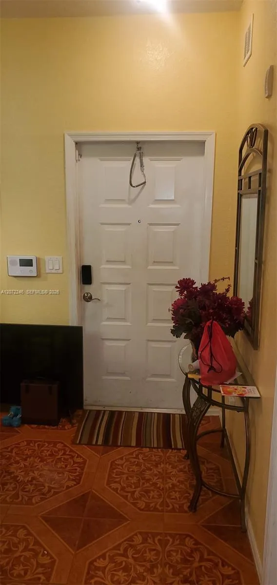 7775 Yardley Dr #211 Tamarac, FL 33321