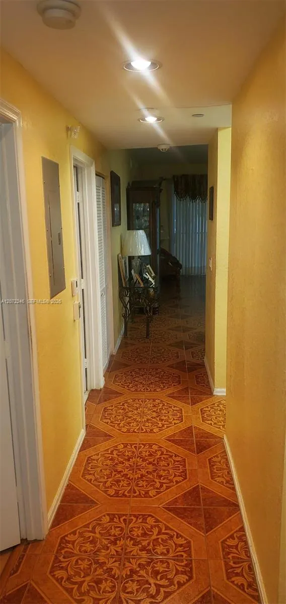 7775 Yardley Dr #211 Tamarac, FL 33321