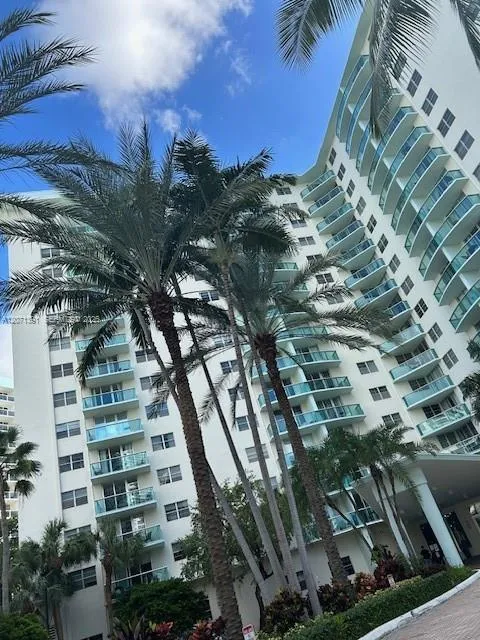 3801 S Ocean Dr #2D Hollywood, FL 33019