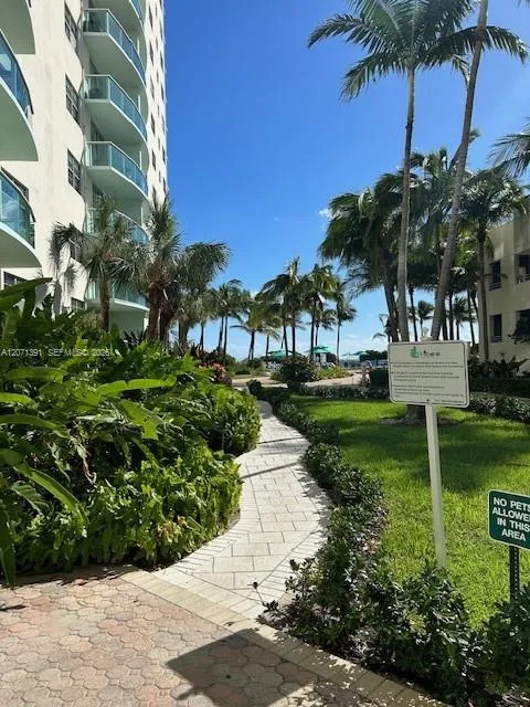 3801 S Ocean Dr #2D Hollywood, FL 33019