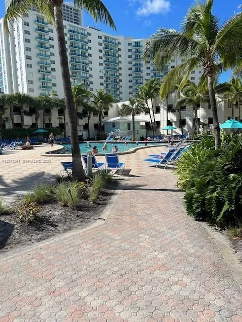 3801 S Ocean Dr #2D Hollywood, FL 33019
