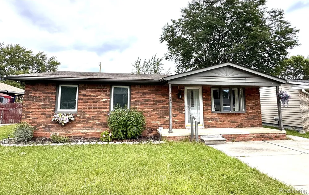 37197 Jefferson Avenue Harrison Charter Township, MI 48045
