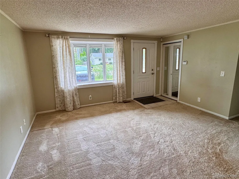 37197 Jefferson Avenue Harrison Charter Township, MI 48045