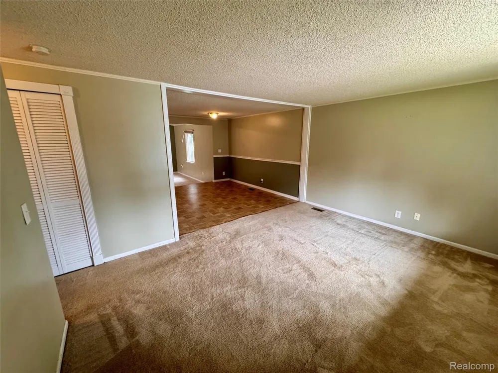 37197 Jefferson Avenue Harrison Charter Township, MI 48045