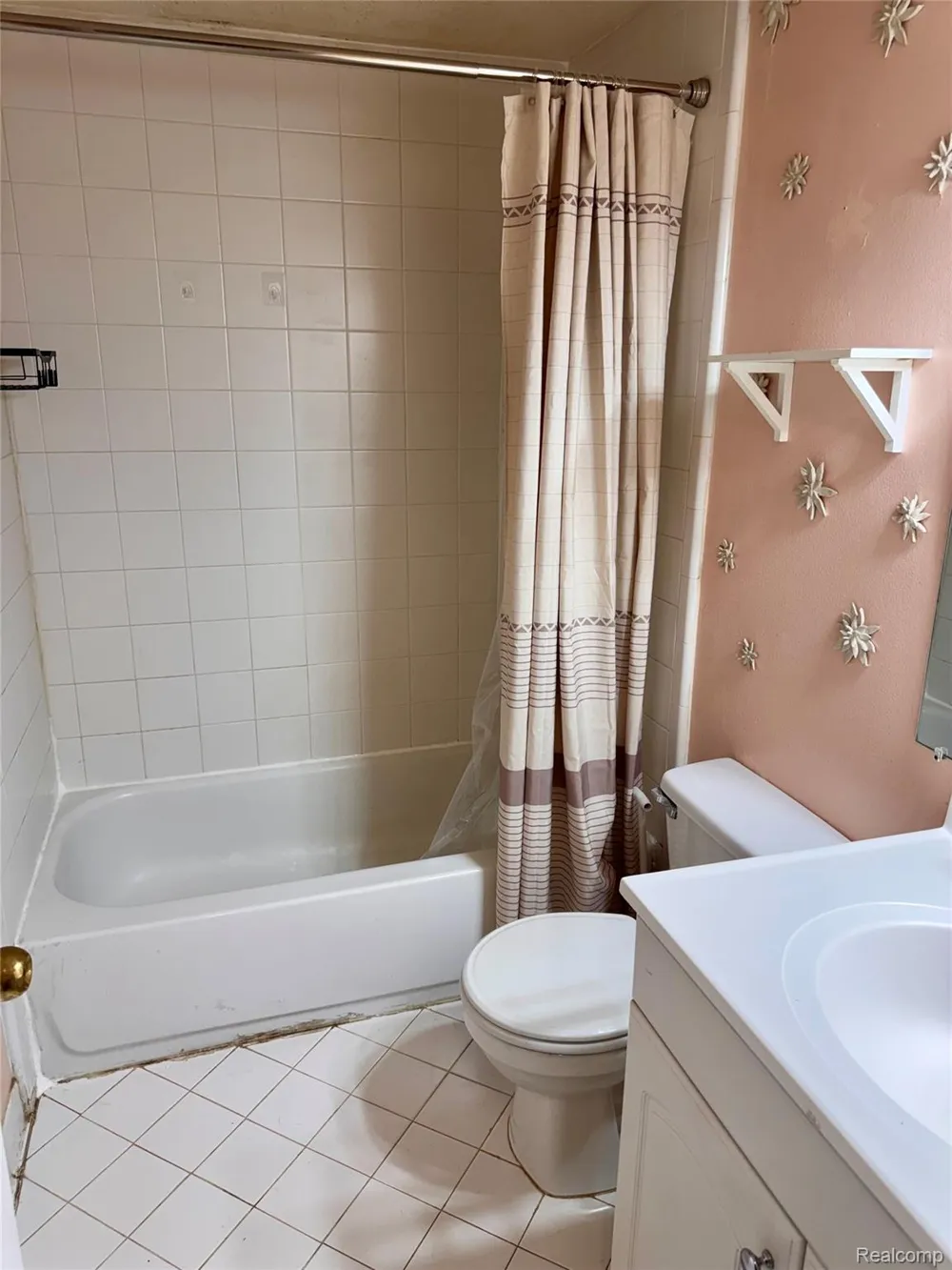 37197 Jefferson Avenue Harrison Charter Township, MI 48045
