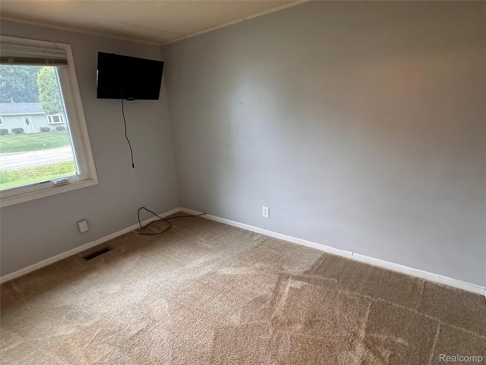 37197 Jefferson Avenue Harrison Charter Township, MI 48045