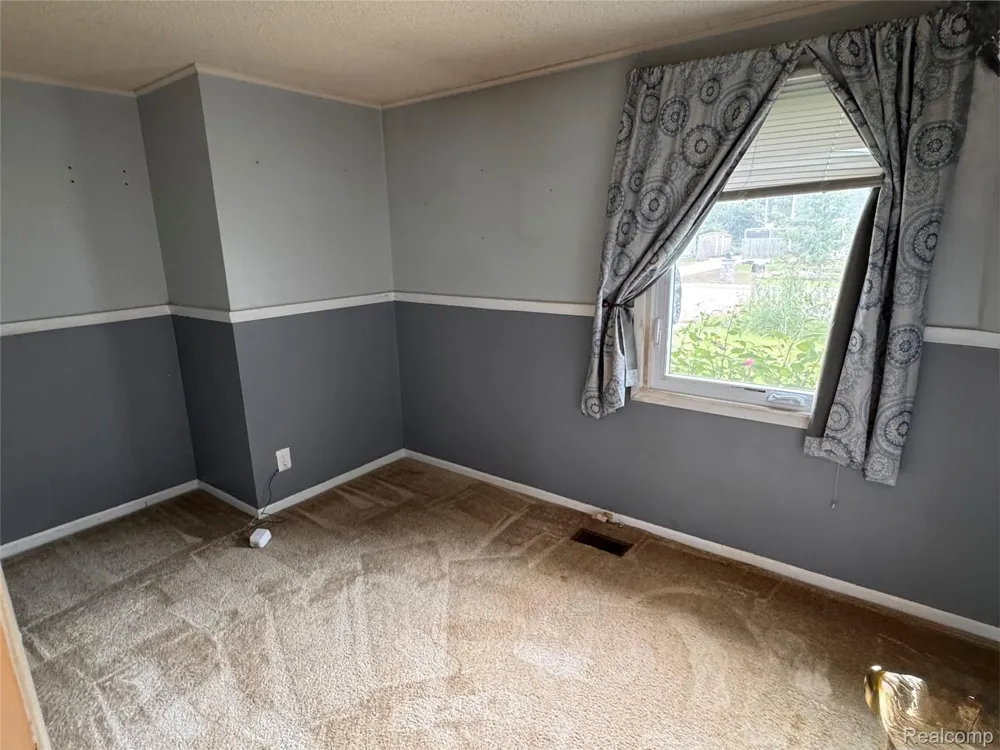 37197 Jefferson Avenue Harrison Charter Township, MI 48045