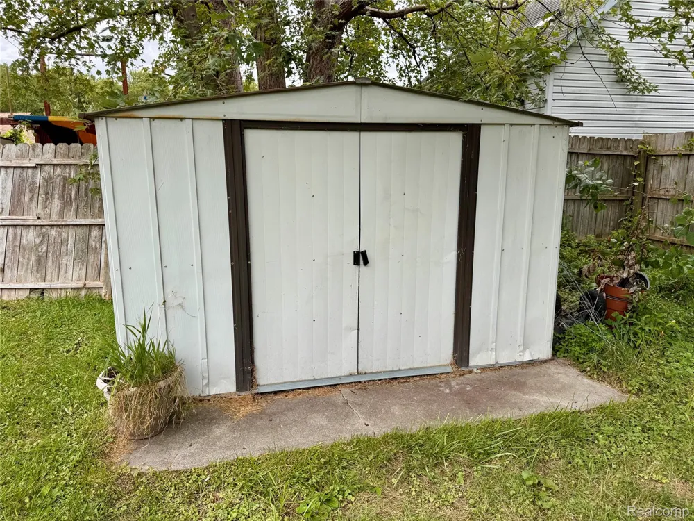 37197 Jefferson Avenue Harrison Charter Township, MI 48045
