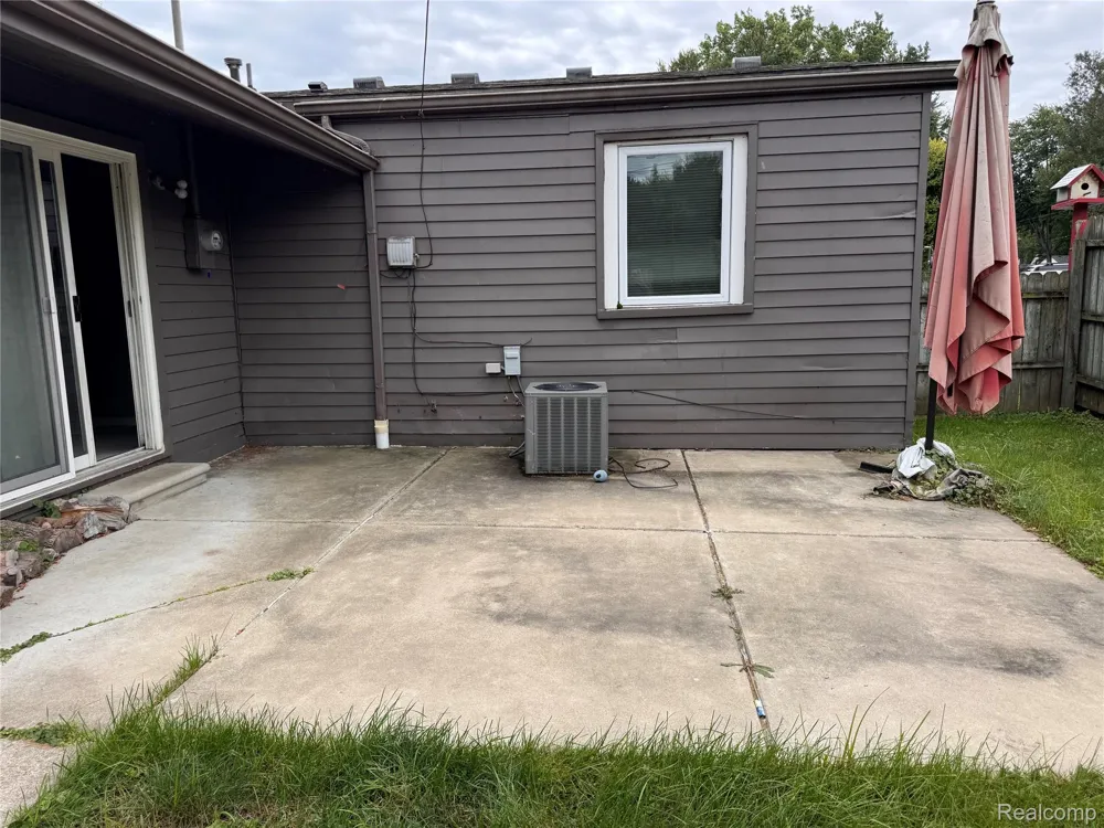 37197 Jefferson Avenue Harrison Charter Township, MI 48045