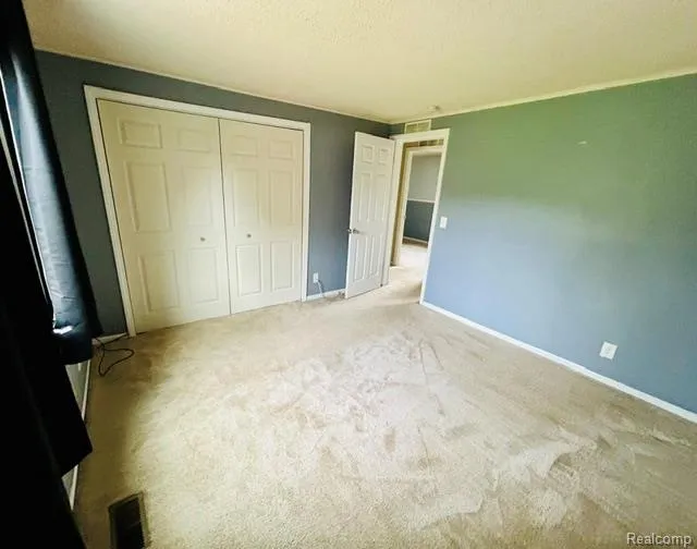 37197 Jefferson Avenue Harrison Charter Township, MI 48045