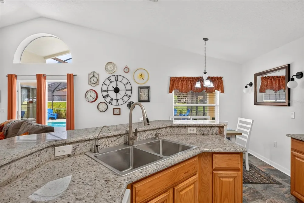 358 LANCASTER DR Davenport, FL 33897