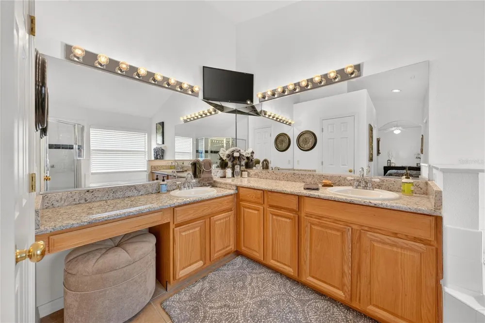 358 LANCASTER DR Davenport, FL 33897