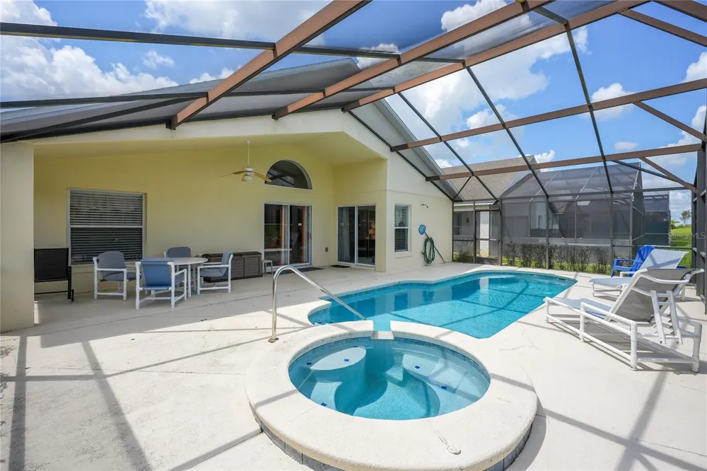 358 LANCASTER DR Davenport, FL 33897