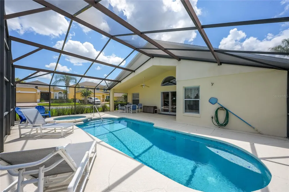 358 LANCASTER DR Davenport, FL 33897