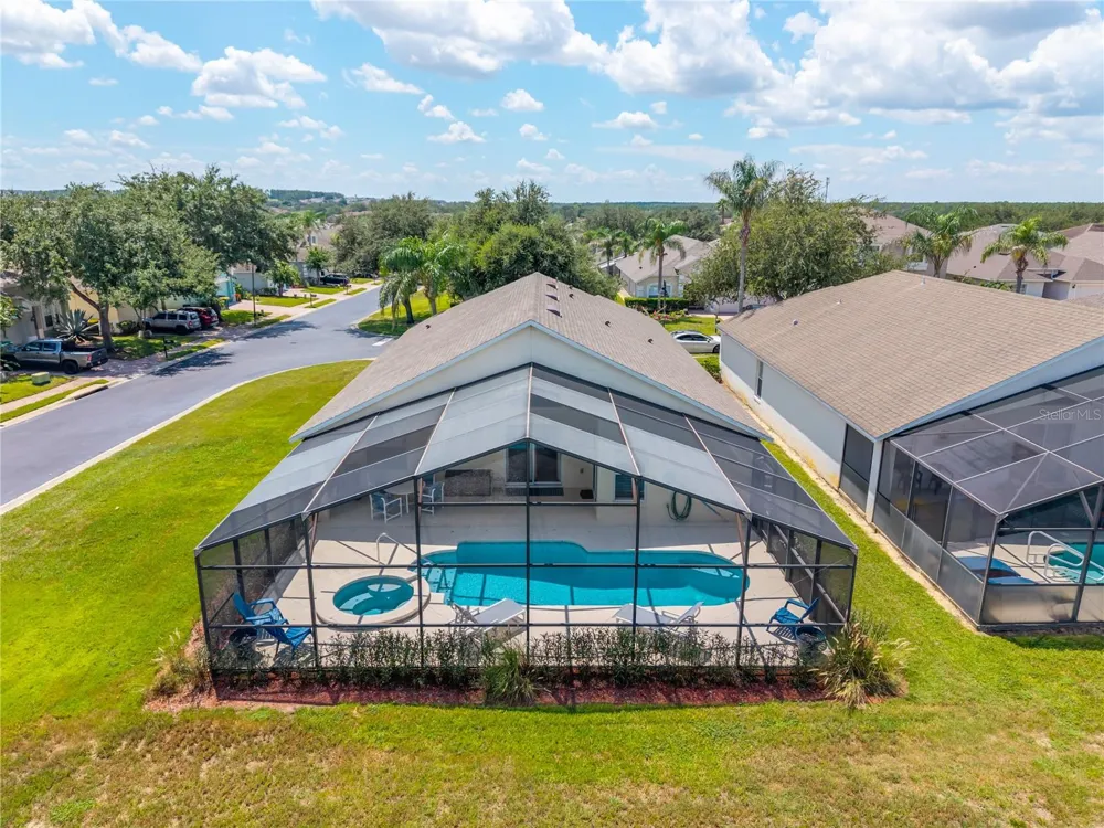 358 LANCASTER DR Davenport, FL 33897