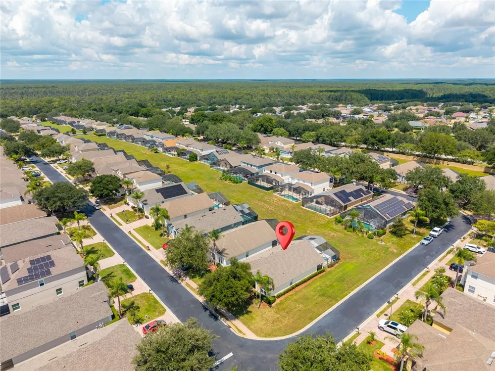 358 LANCASTER DR Davenport, FL 33897