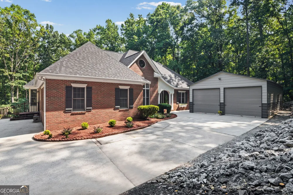 75 Waters Edge LN Newnan, GA 30263