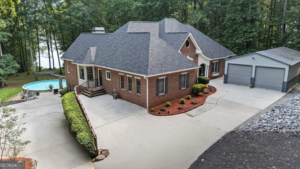 75 Waters Edge LN Newnan, GA 30263