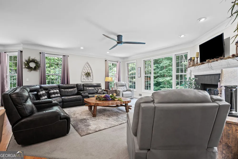 75 Waters Edge LN Newnan, GA 30263