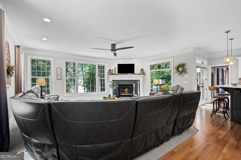 75 Waters Edge LN Newnan, GA 30263