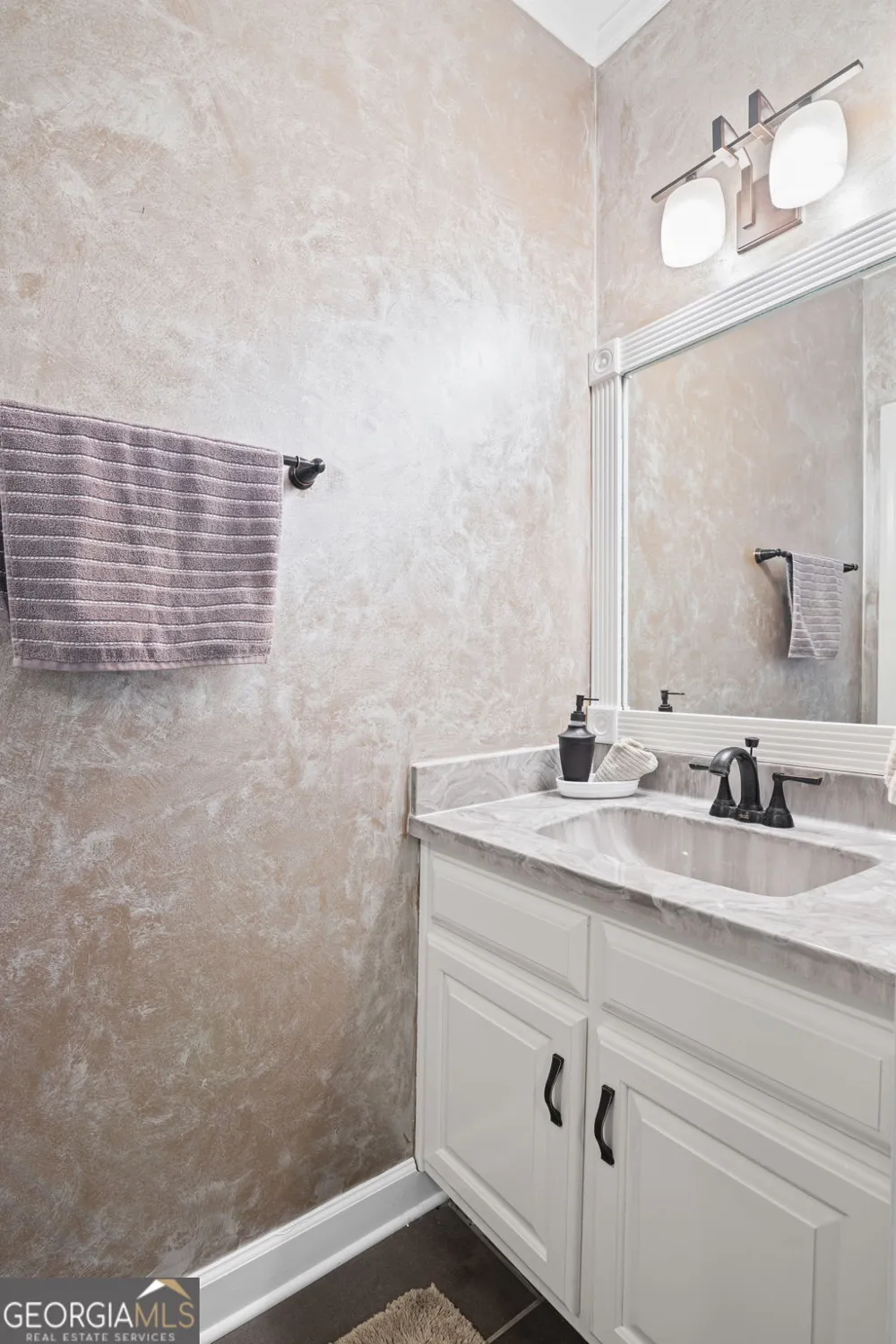 75 Waters Edge LN Newnan, GA 30263