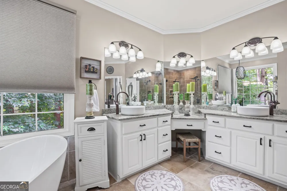 75 Waters Edge LN Newnan, GA 30263