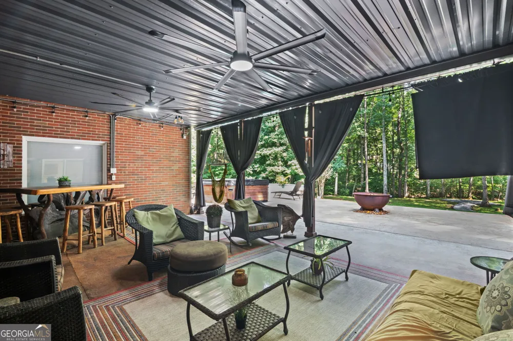 75 Waters Edge LN Newnan, GA 30263