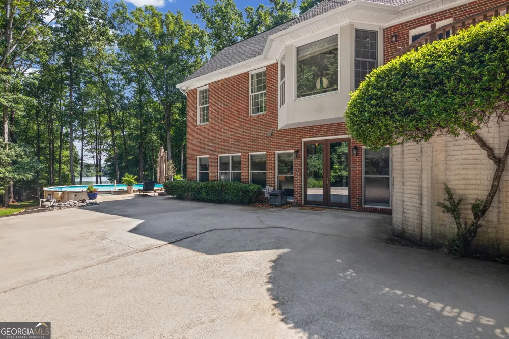 75 Waters Edge LN Newnan, GA 30263