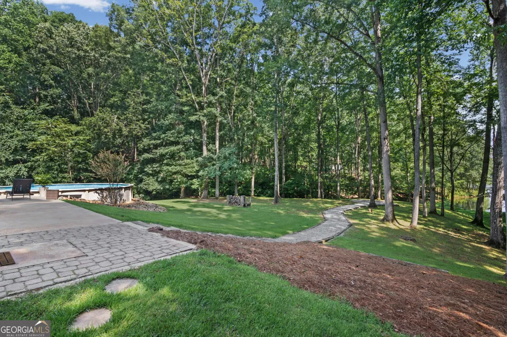 75 Waters Edge LN Newnan, GA 30263