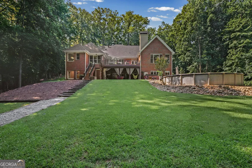 75 Waters Edge LN Newnan, GA 30263